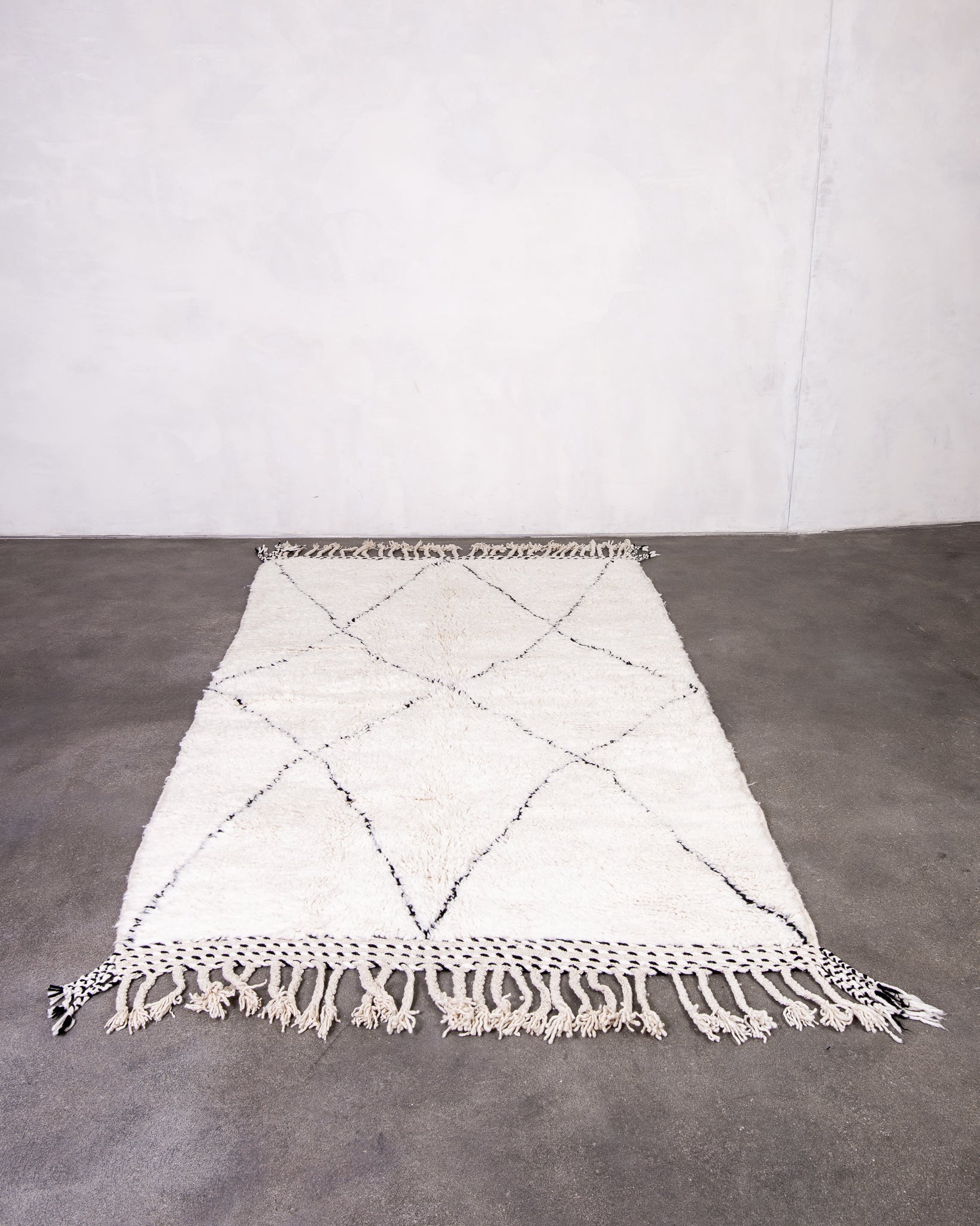 Modern designer handcrafted Berber rug from morocco Beniourain with beautiful colors and patterns